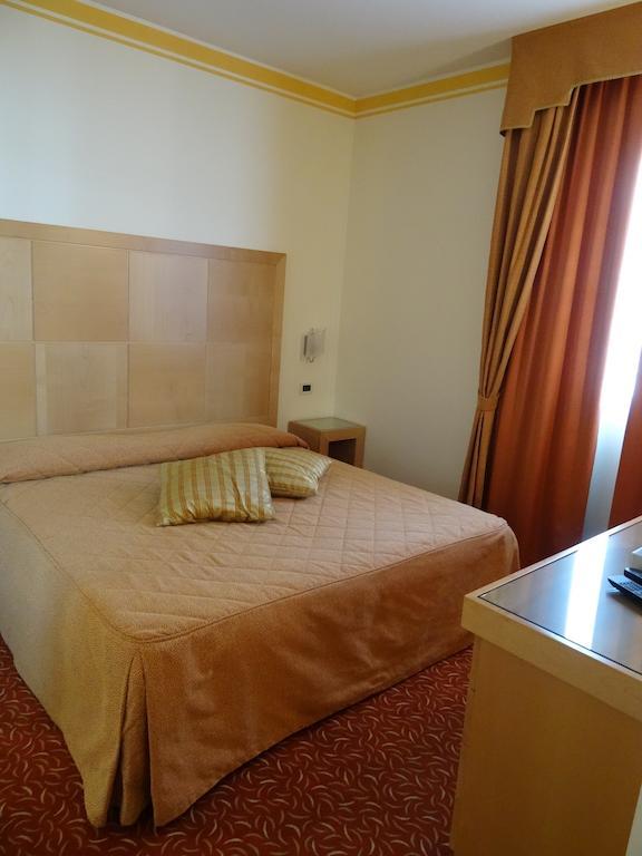 Hotel Roma Cividale Del Friuli Room photo